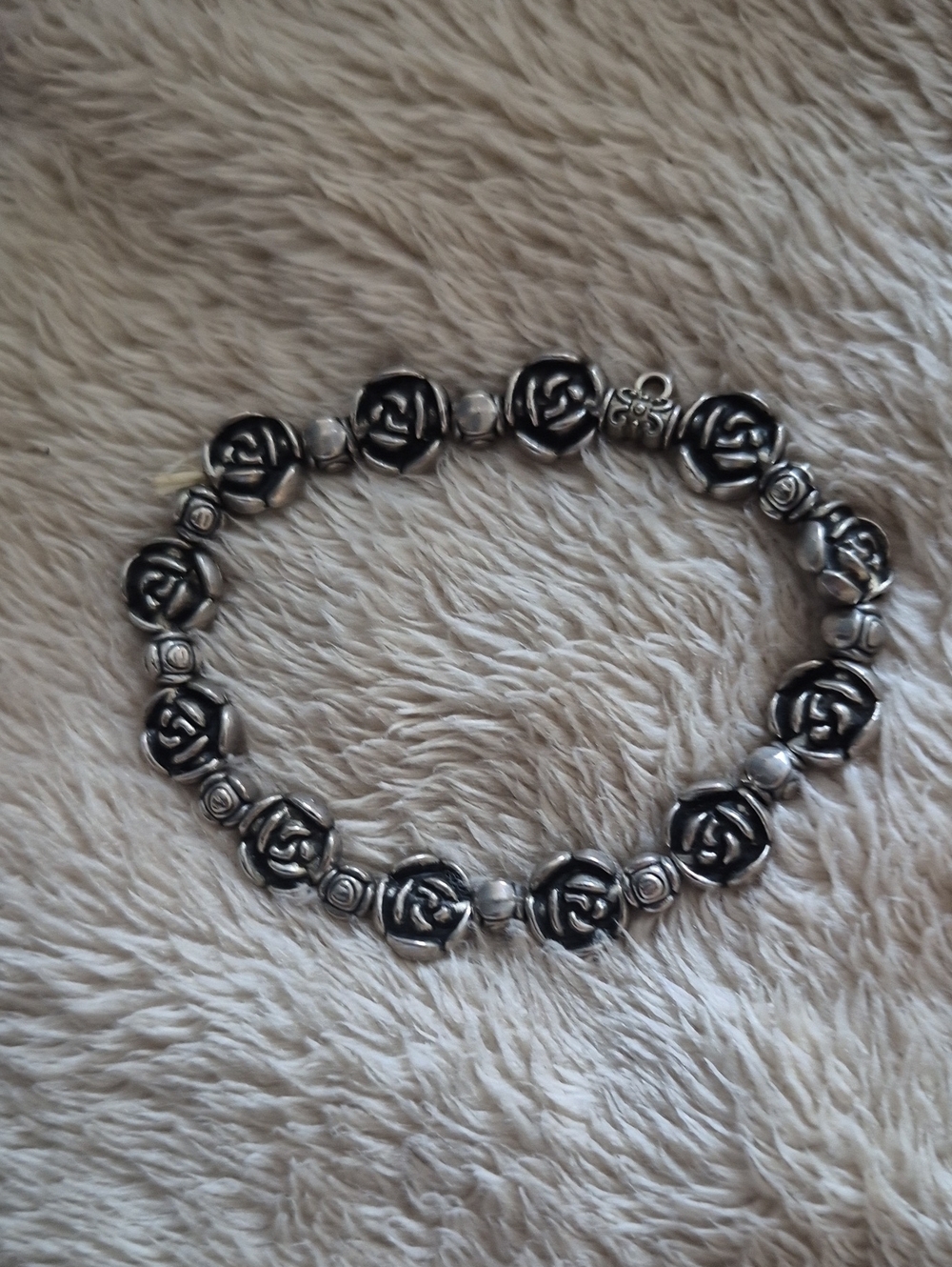 Rose Bead Bracelet - Elegant Floral Link - Picture 2 of 3